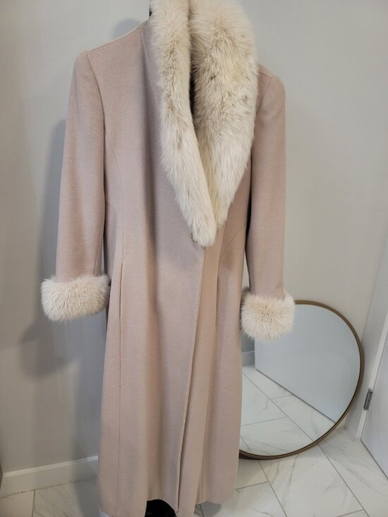 Searle Jackets & Blazers - VTG Steve by Searle Faux Fur  Blend  Long Coat Women Sz 4 Beige